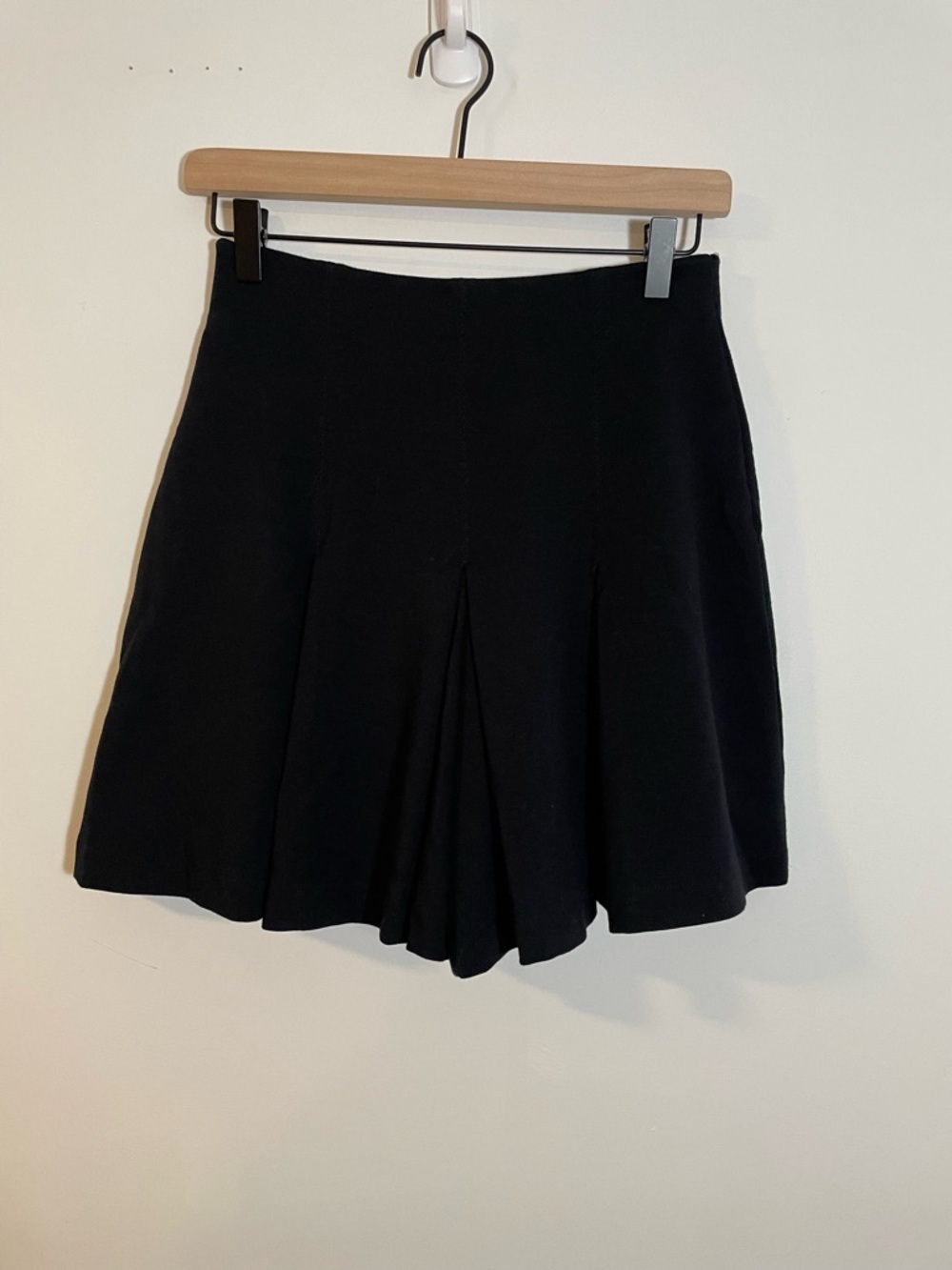 NWT Express Vintage Y2K Deadstock Black Pleated Short Skirt Elastic Waist Sz Med